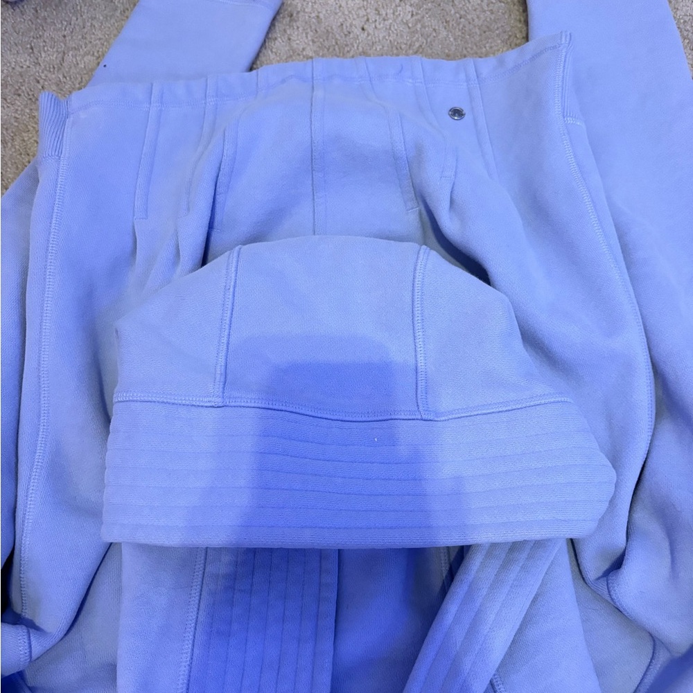 lulu zip up!
